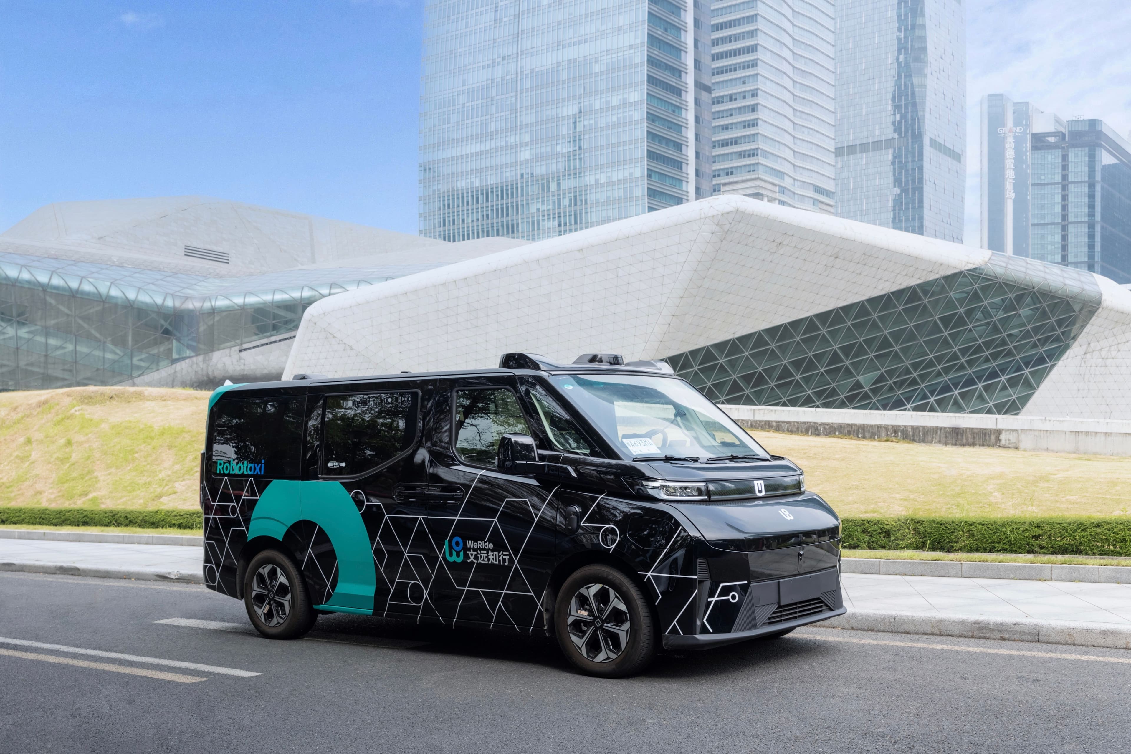 WeRide Unveils New Production Robotaxi GXR Leveraging 1,800 Days of Operations 